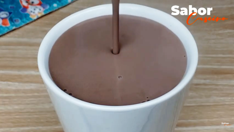 Aprenda a Fazer um Delicioso Chocolate Quente Cremoso