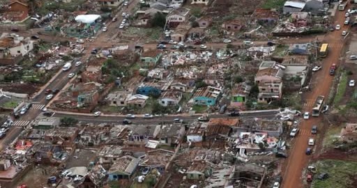 Rio e outros estados amanhecem com cenário de destruição e poderá continuar